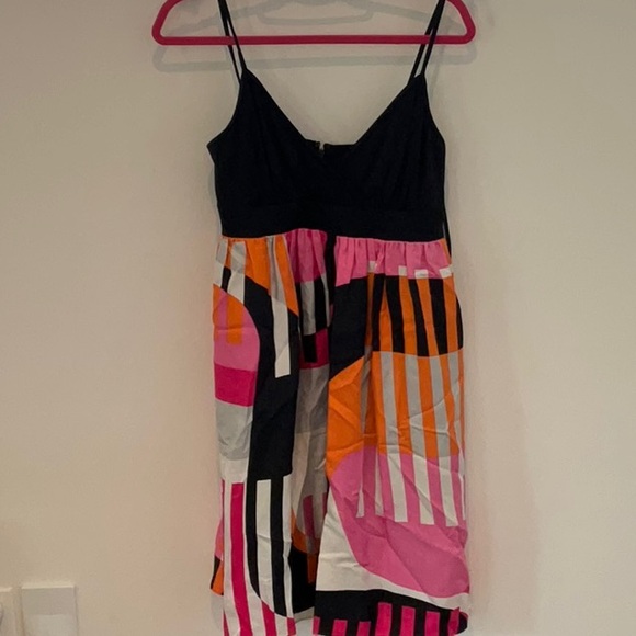 Maggy London Dresses & Skirts - Maggy London Silk Cocktail Dress (Size 6)